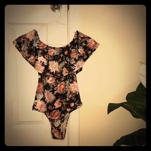 One-piece bodysuit 🌺